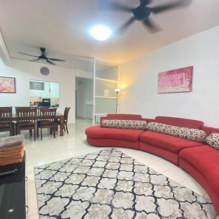 Homestay Juta Mines Seri Kembangan Balakong Serdang Lama Exterior foto