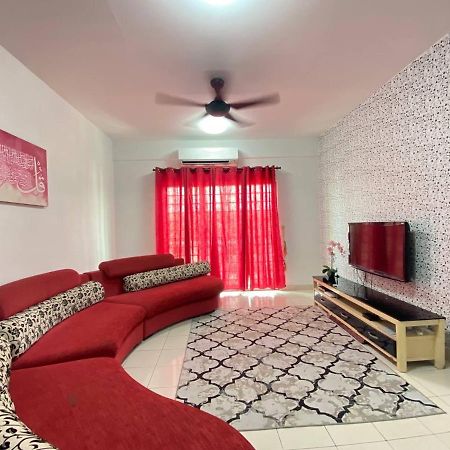 Homestay Juta Mines Seri Kembangan Balakong Serdang Lama Exterior foto