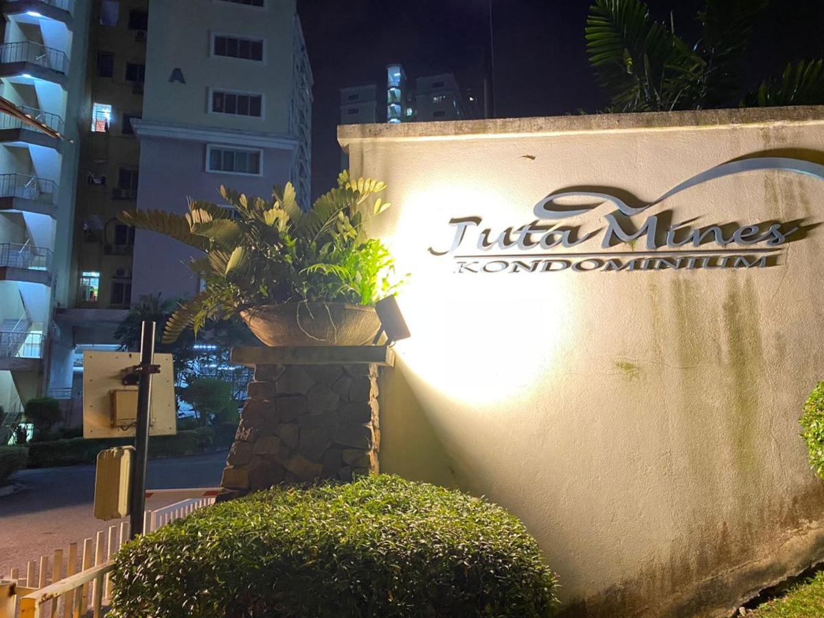 Homestay Juta Mines Seri Kembangan Balakong Serdang Lama Exterior foto