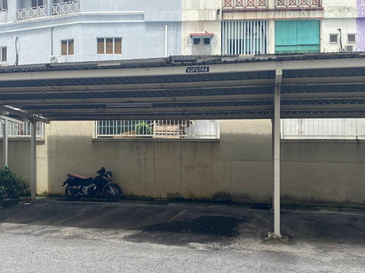 Homestay Juta Mines Seri Kembangan Balakong Serdang Lama Exterior foto