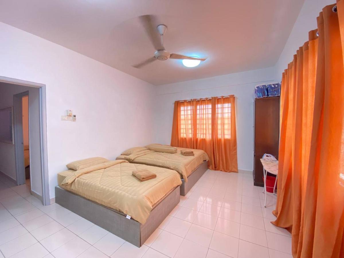 Homestay Juta Mines Seri Kembangan Balakong Serdang Lama Exterior foto