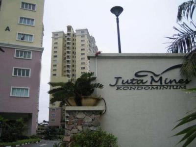 Homestay Juta Mines Seri Kembangan Balakong Serdang Lama Exterior foto