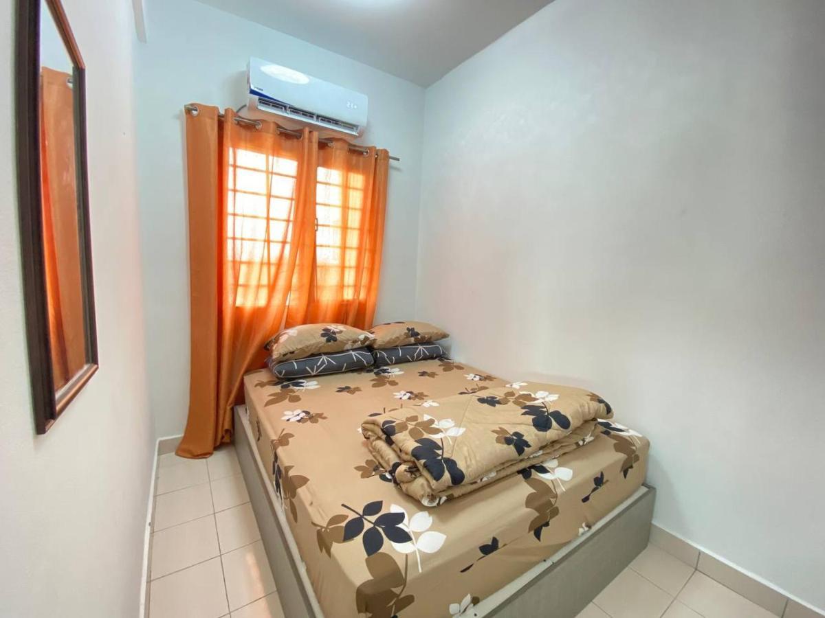 Homestay Juta Mines Seri Kembangan Balakong Serdang Lama Exterior foto