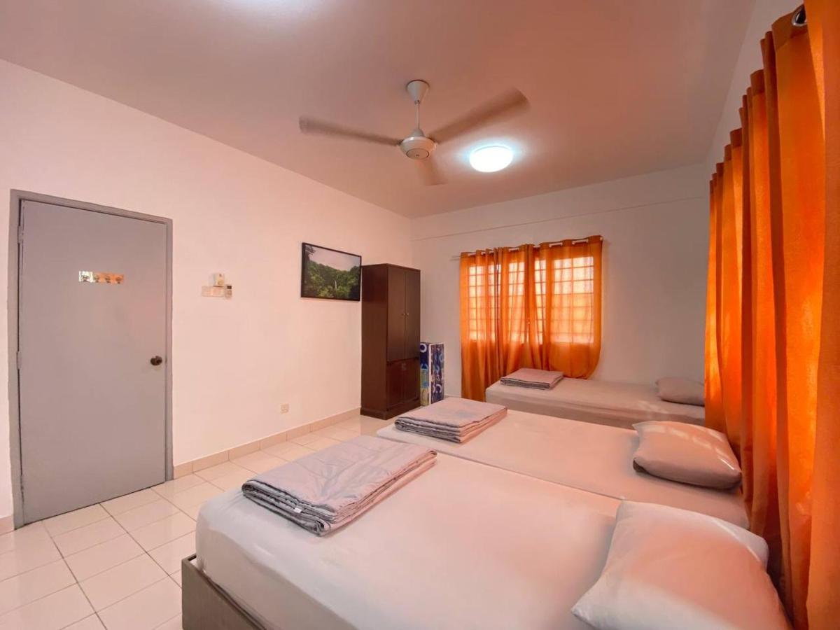 Homestay Juta Mines Seri Kembangan Balakong Serdang Lama Exterior foto