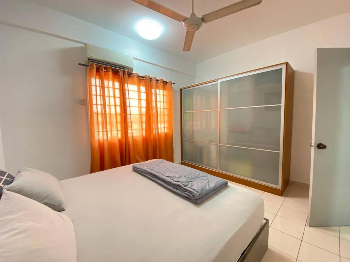 Homestay Juta Mines Seri Kembangan Balakong Serdang Lama Exterior foto