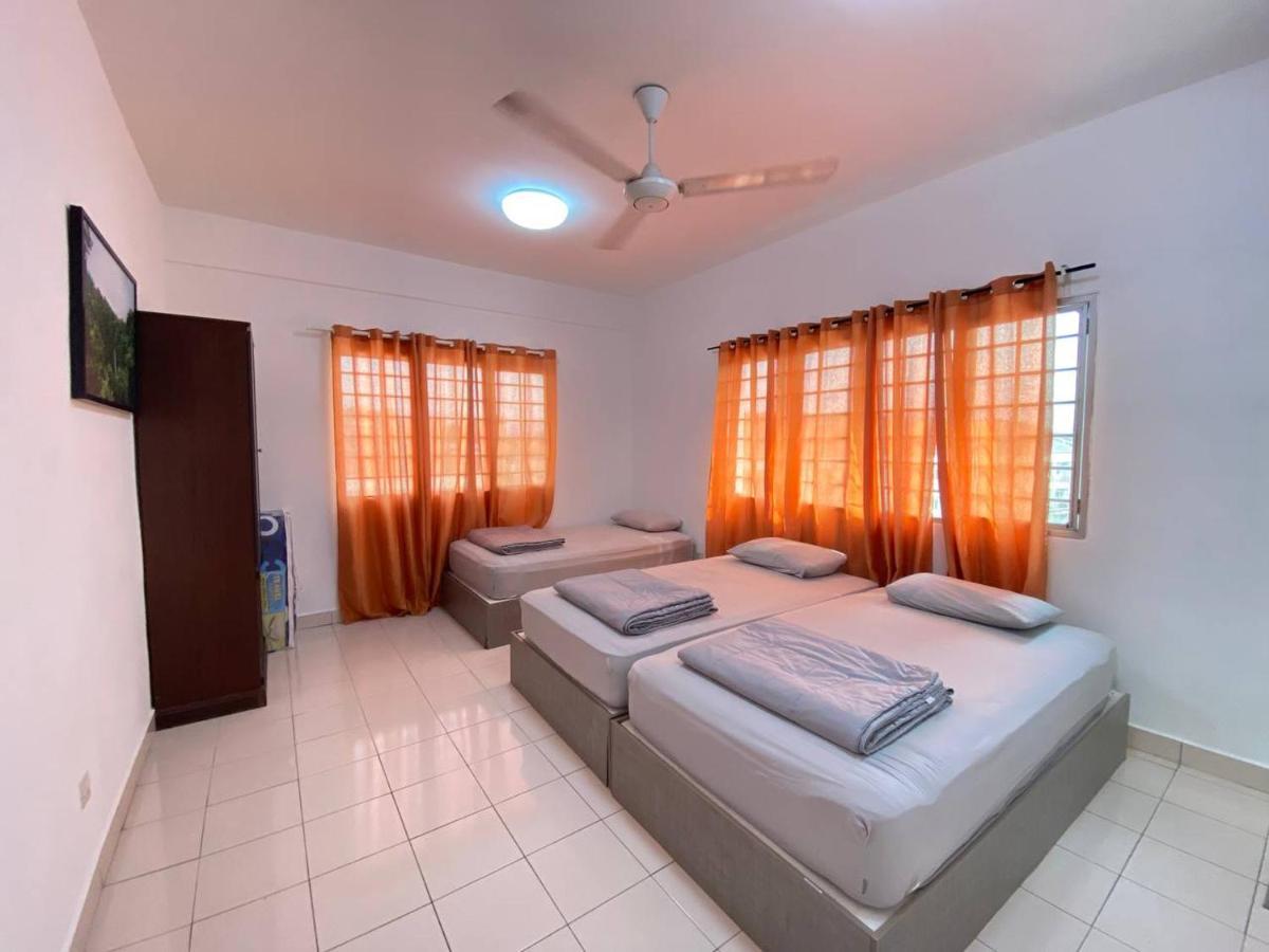 Homestay Juta Mines Seri Kembangan Balakong Serdang Lama Exterior foto