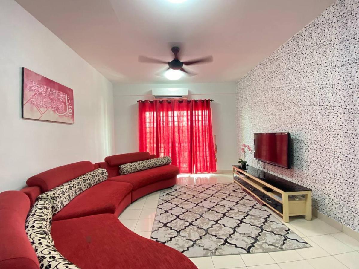 Homestay Juta Mines Seri Kembangan Balakong Serdang Lama Exterior foto